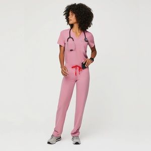 Figs Chalk Pink Scrub Set Large